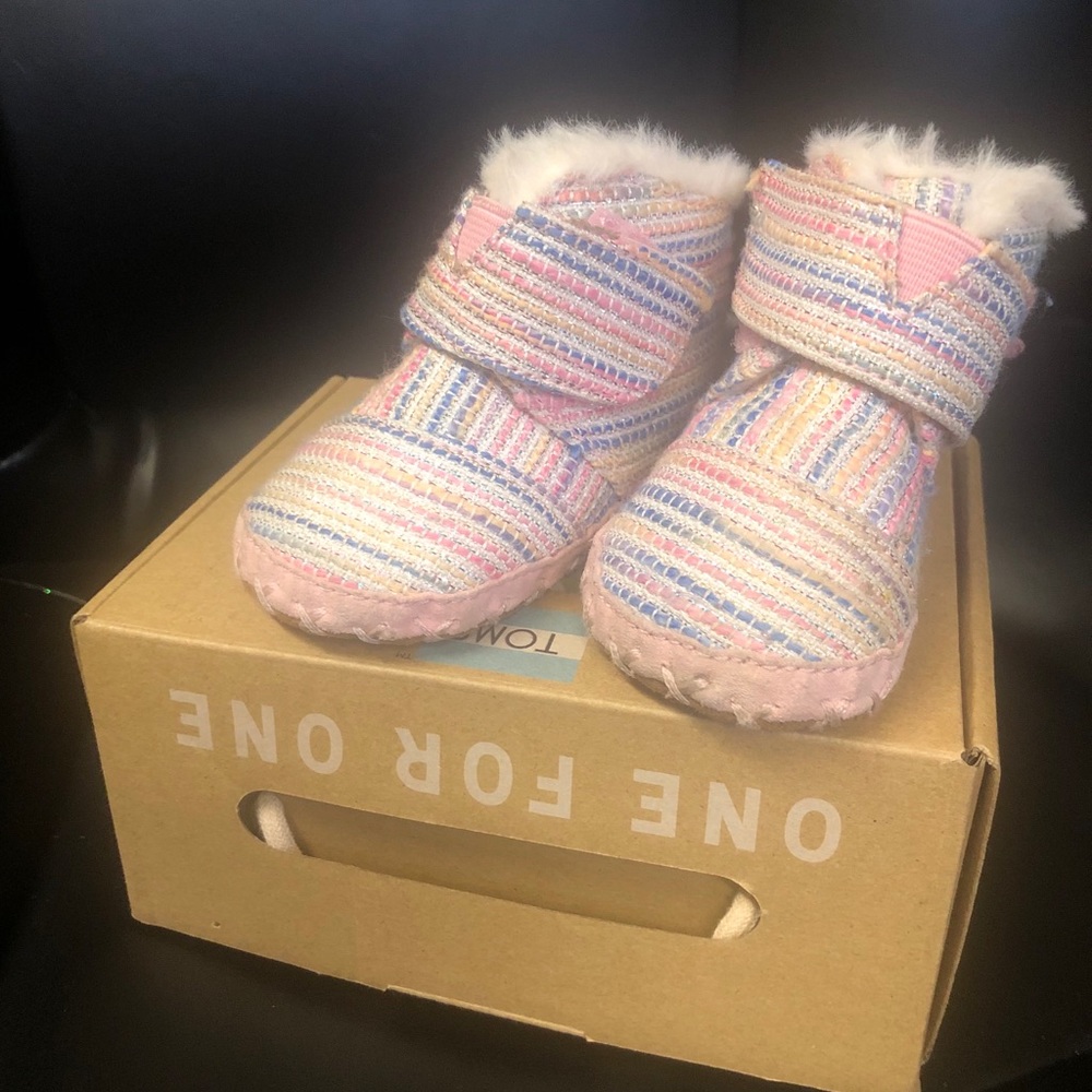 TOMS boots